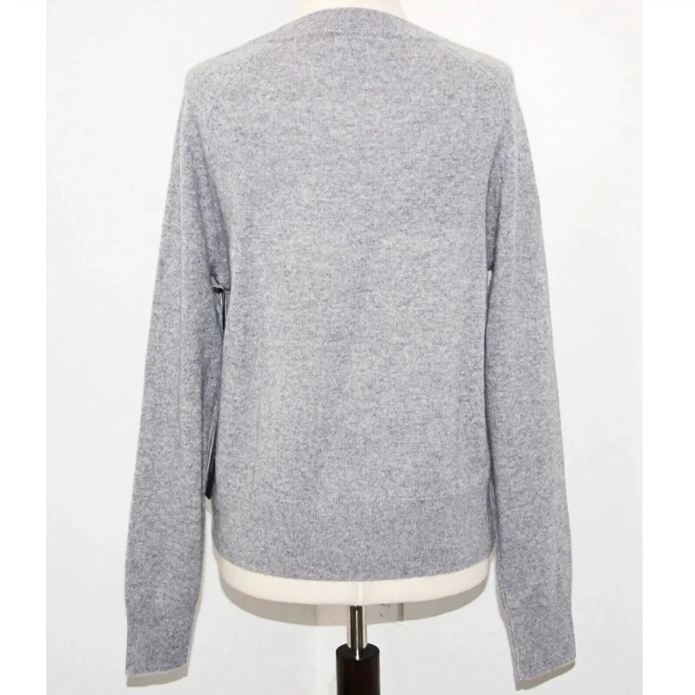 Tahari Embroidered Shoulders 100% 2ply Cashmere Crew Neck Sweater Grey - Picture 2 of 8